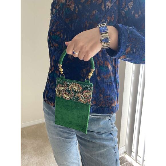 Women's elegant handbag made of velvet. Emerald color - Picture 2 of 9